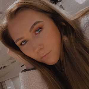 Meet your Posher, Brittney